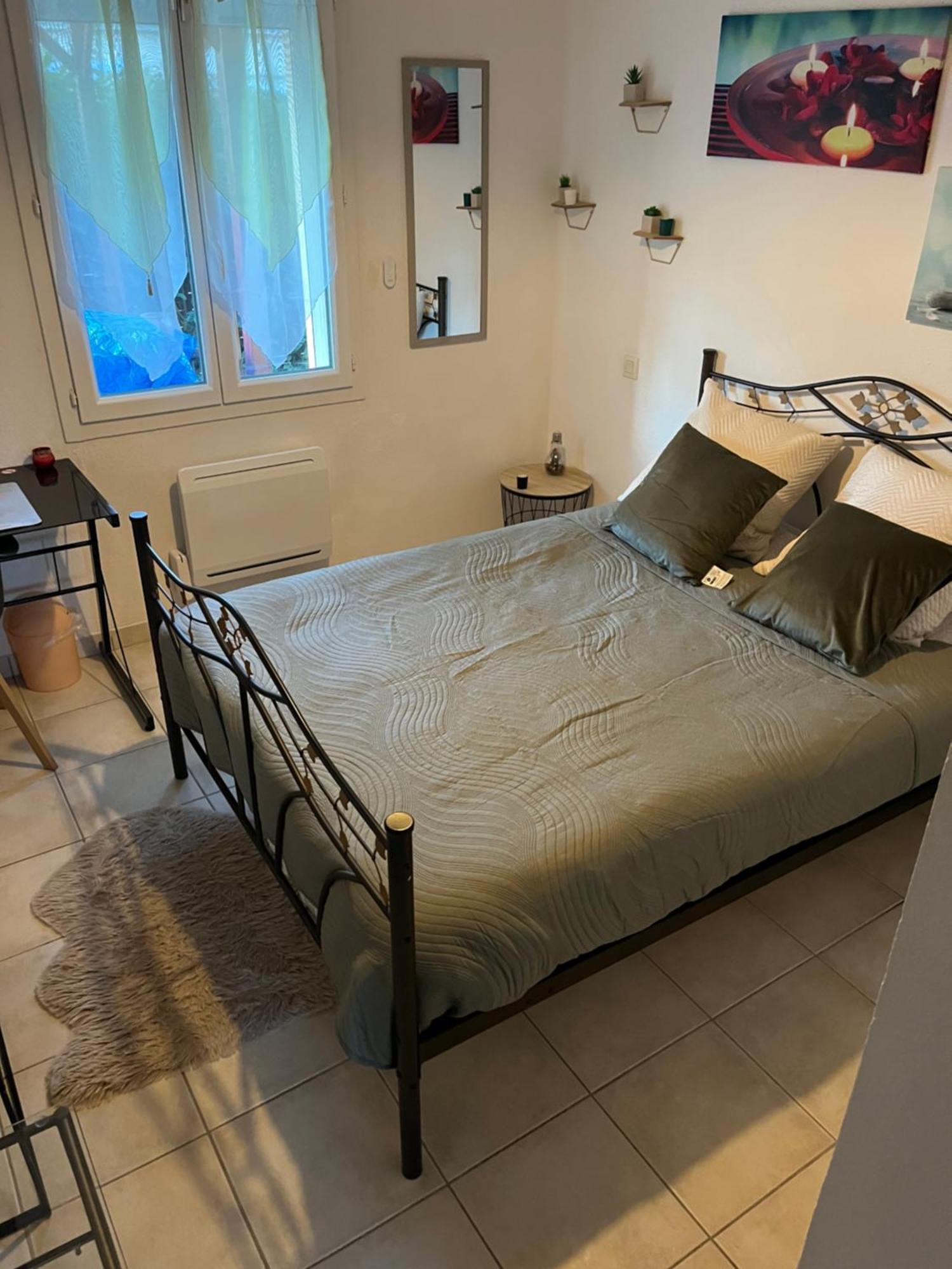 Chambre Zen Saint-Medard-de-Guizieres ภายนอก รูปภาพ